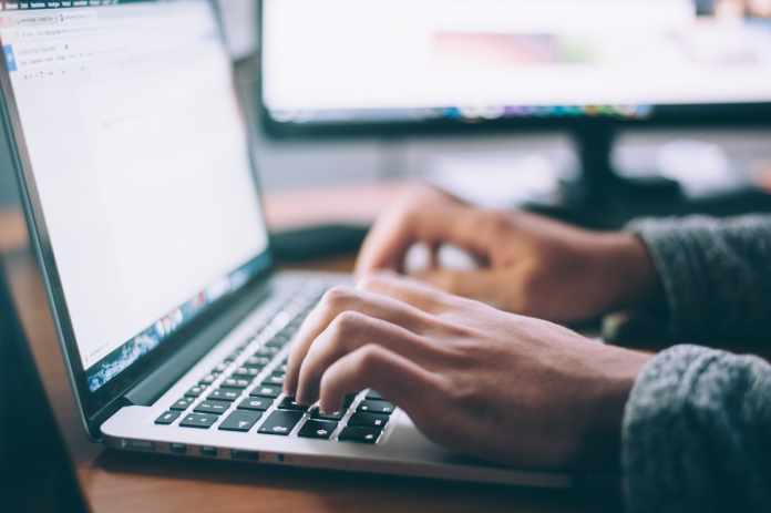 glenn-carstens-peters-npxXWgQ33ZQ-unsplash (10) Guide to Usenet